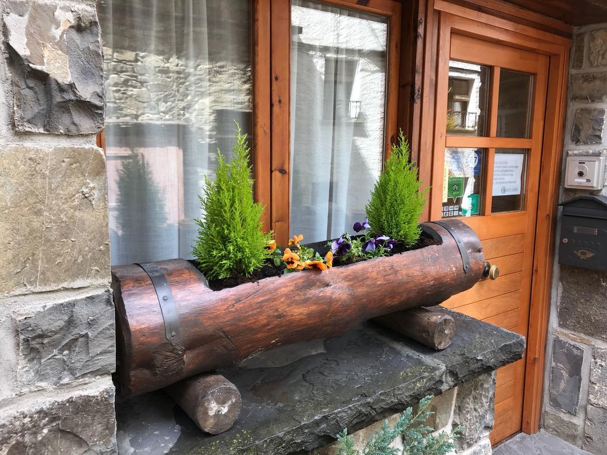 Hostal Ezkaurre Isaba Eksteriør billede